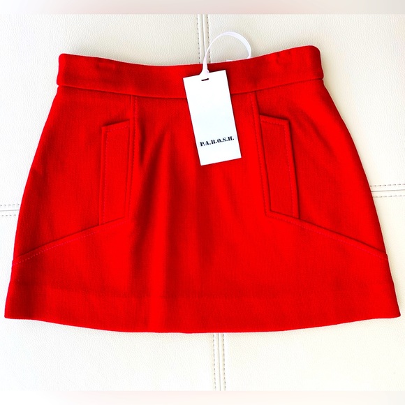 P.A.R.O.S.H.
matelassé mid-rise mini skirt in SCARLET RED faux-pocket details SM - Picture 2 of 9